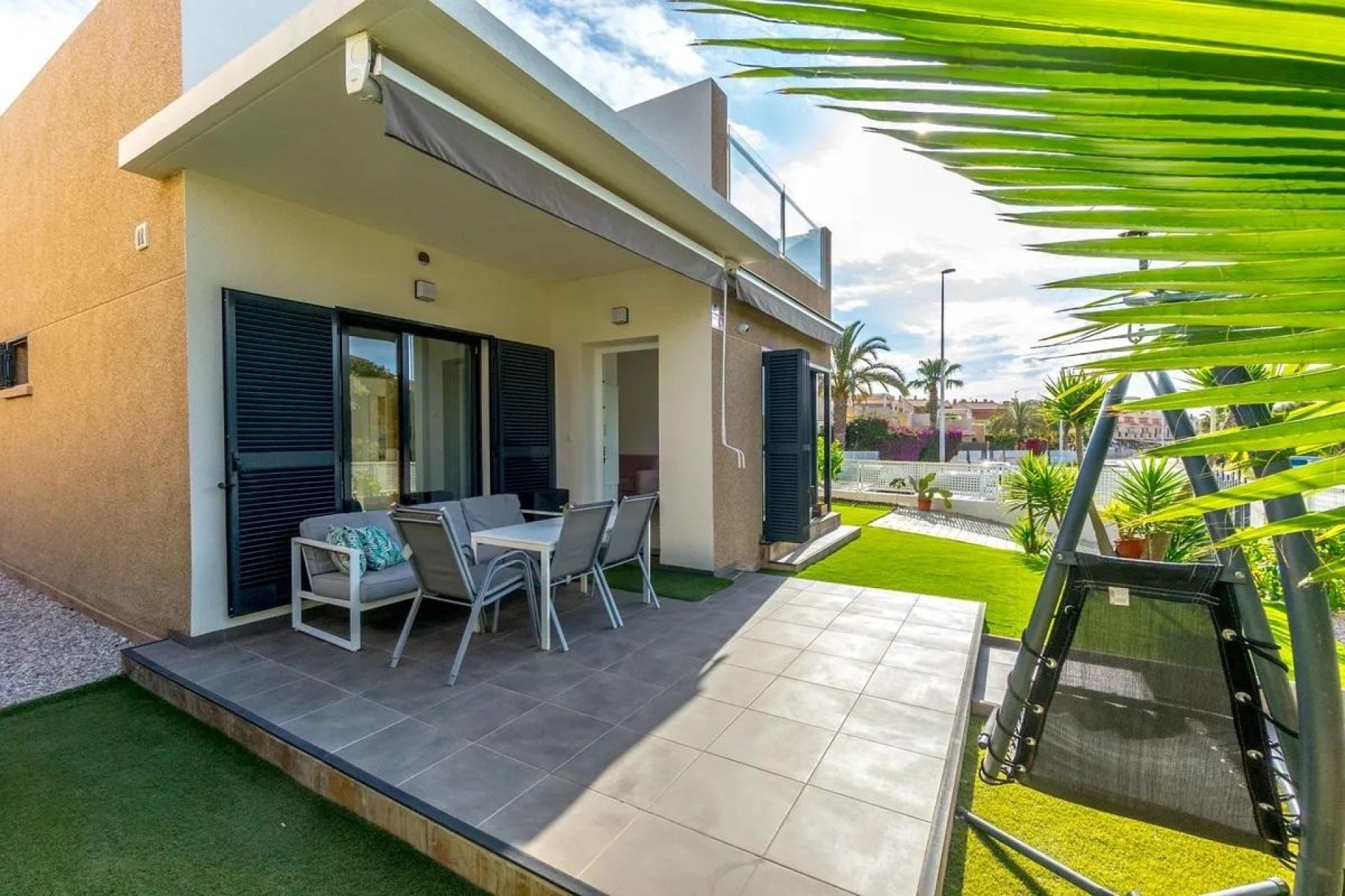 Odsprzedaż - Villa -
Orihuela Costa - La Zenia