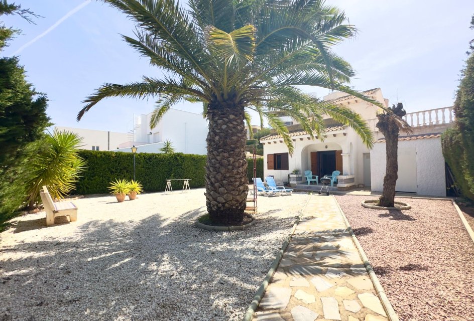 Odsprzedaż - Villa -
Orihuela Costa - La Zenia
