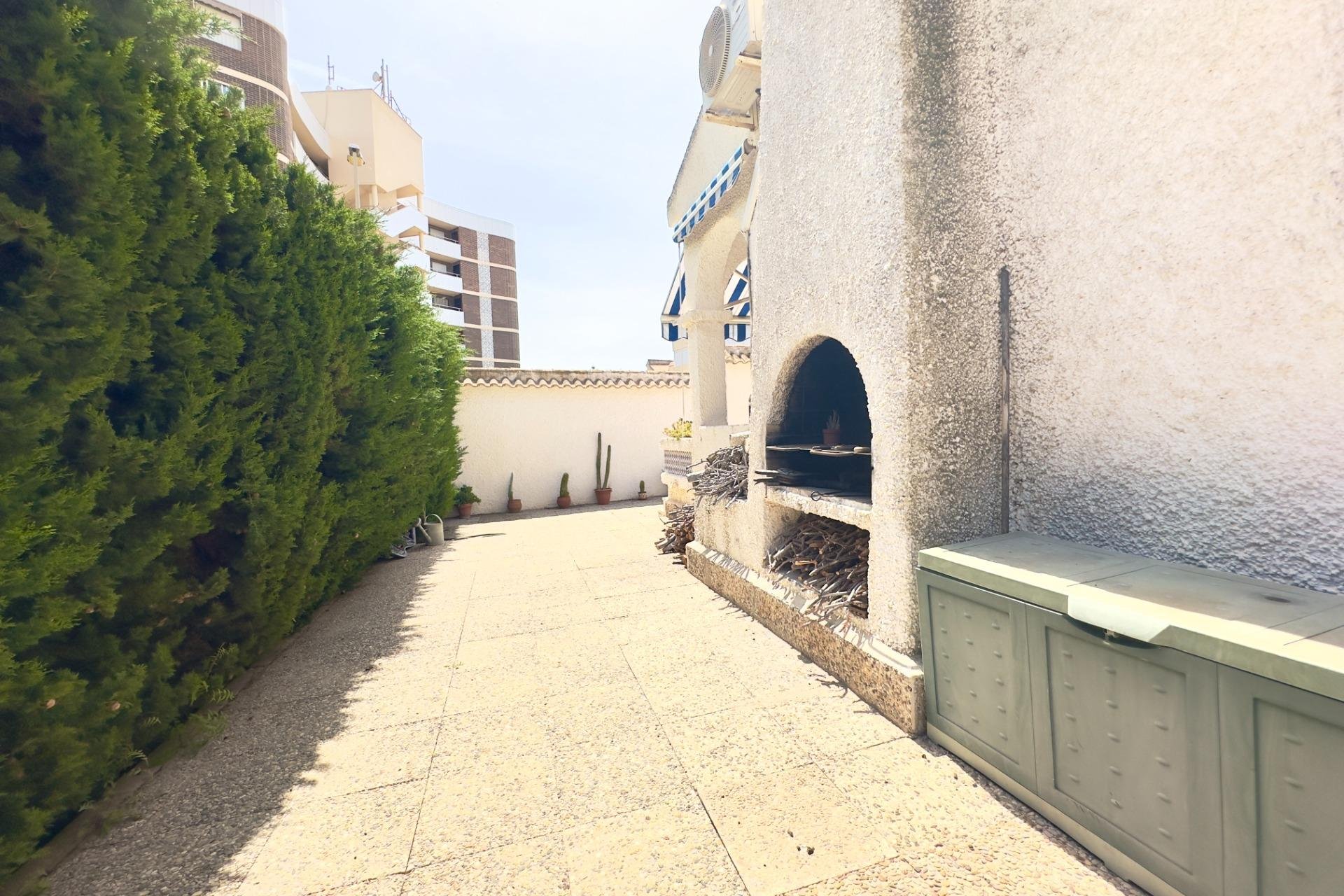 Odsprzedaż - Villa -
Orihuela Costa - La Zenia