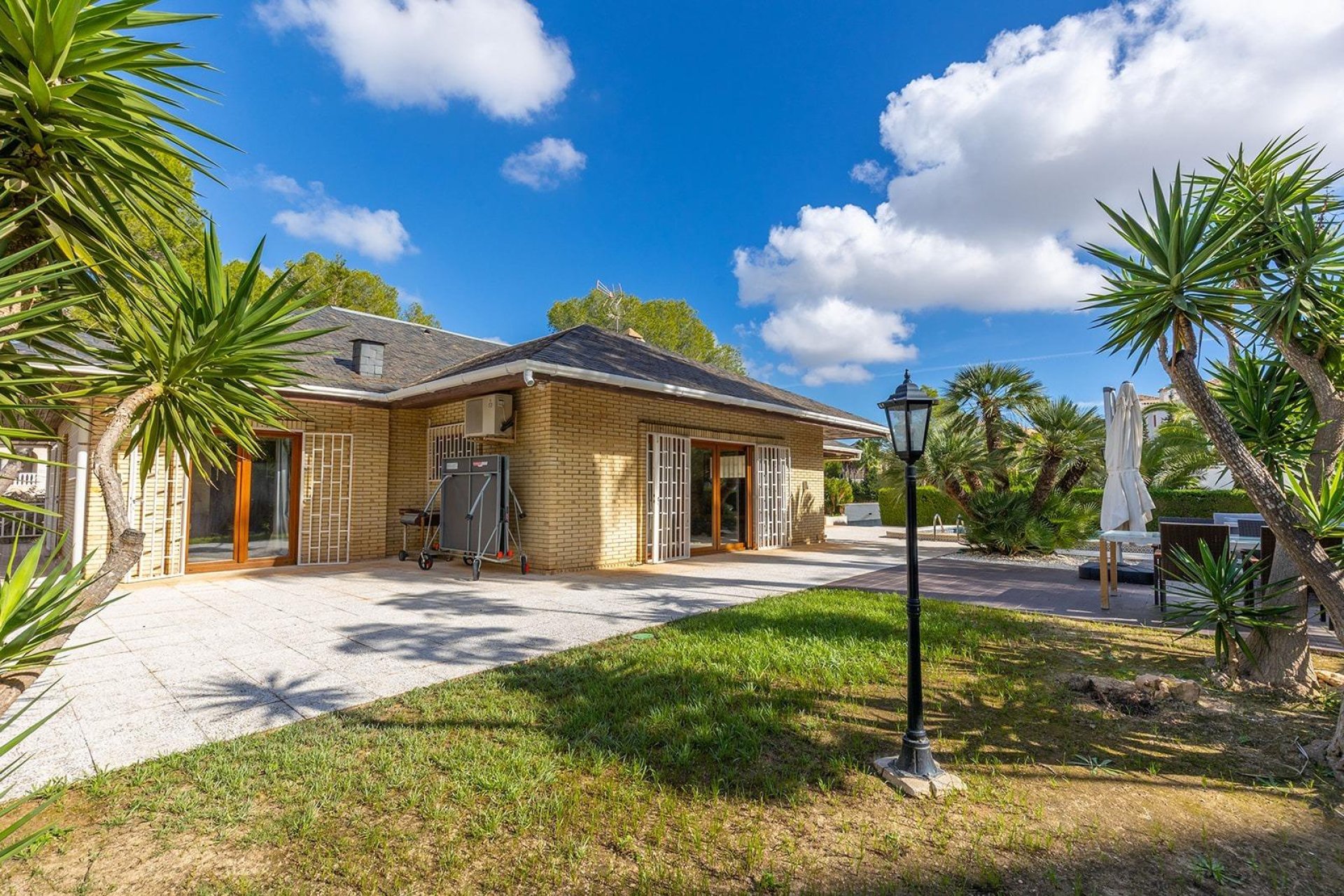Odsprzedaż - Villa -
Orihuela Costa - Las Filipinas