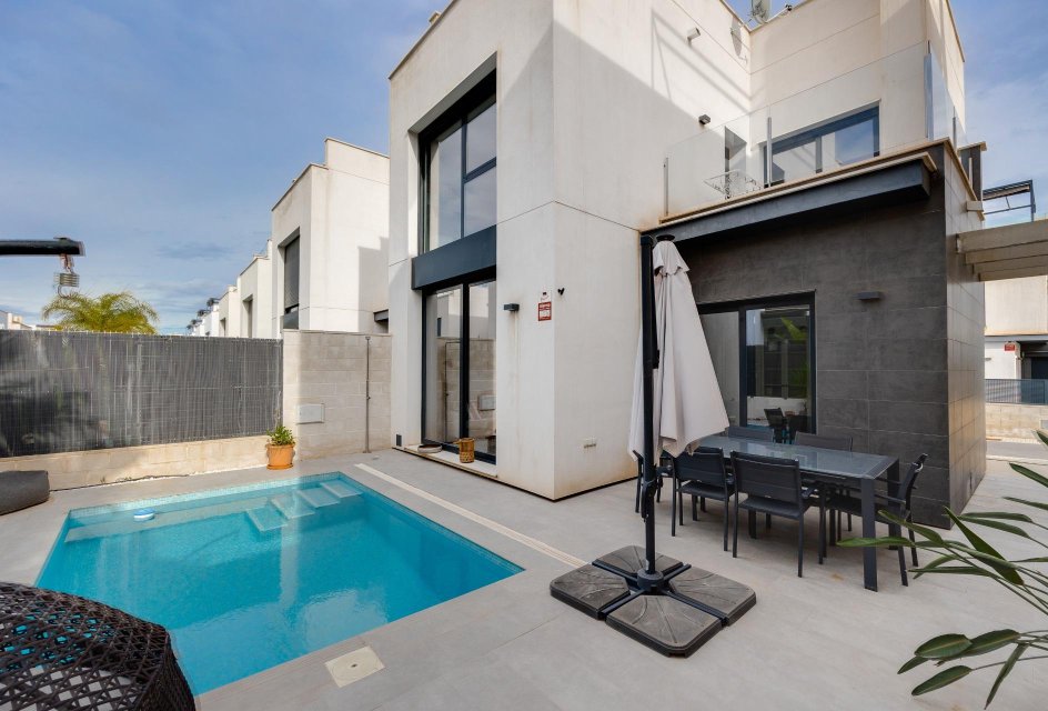 Odsprzedaż - Villa -
Orihuela Costa - PAU 26