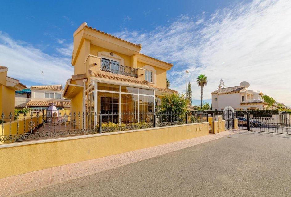 Odsprzedaż - Villa -
Orihuela Costa - Playa Flamenca