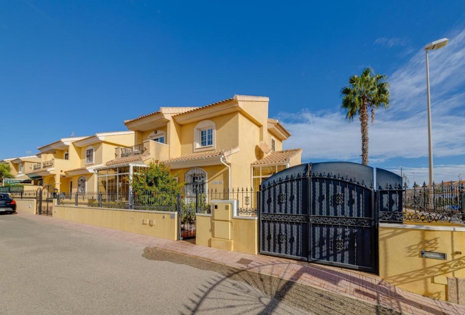 Odsprzedaż - Villa -
Orihuela Costa - Playa Flamenca