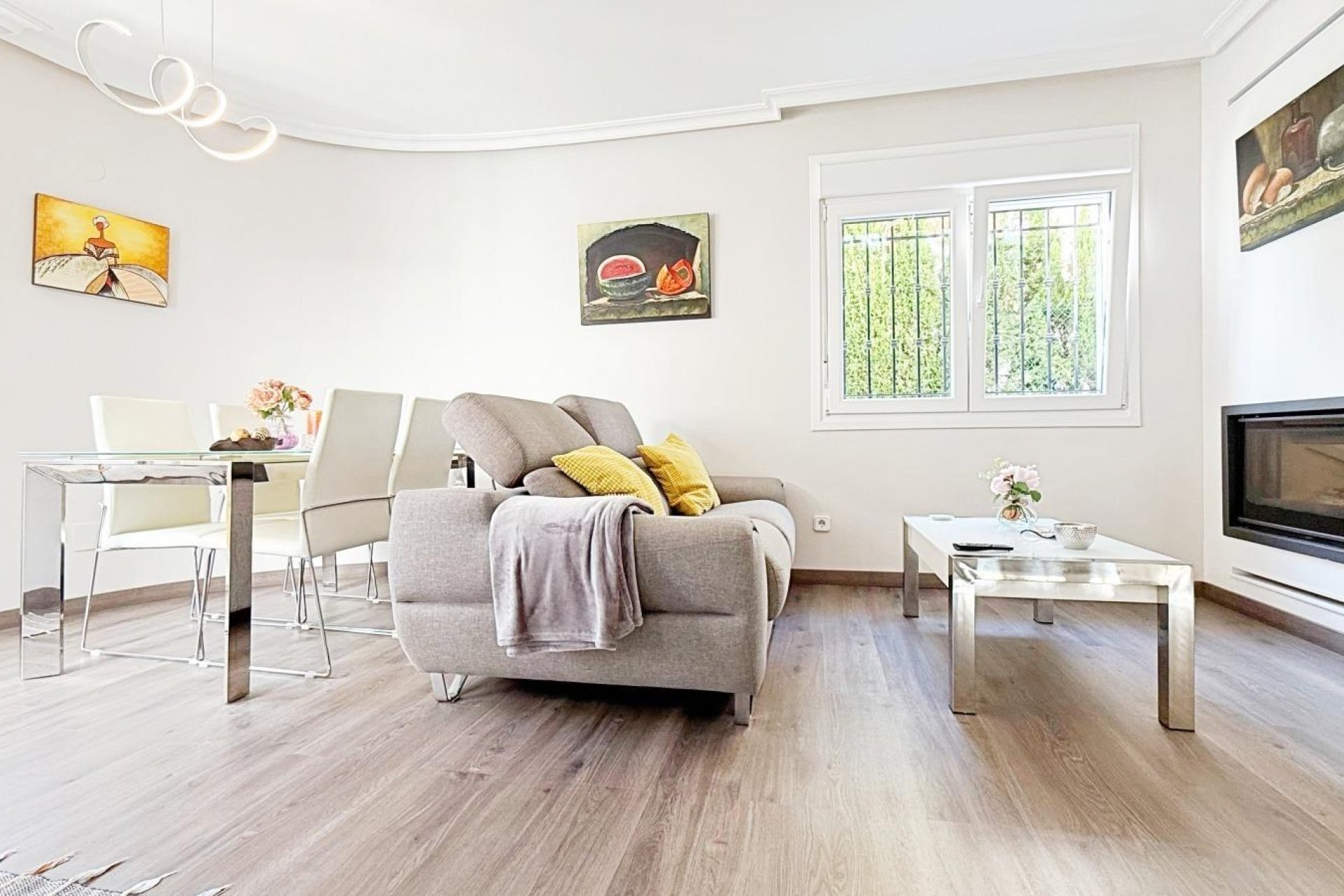 Odsprzedaż - Villa -
Orihuela Costa - Urbanización Perla del Mar