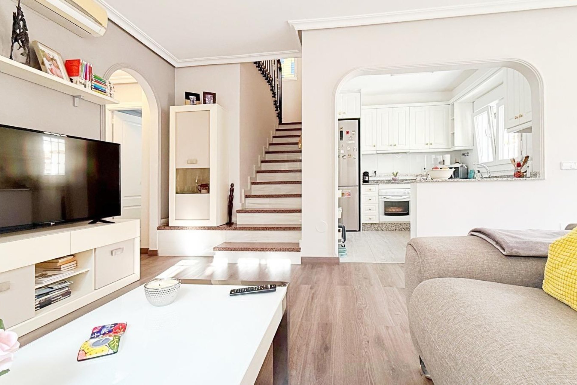 Odsprzedaż - Villa -
Orihuela Costa - Urbanización Perla del Mar