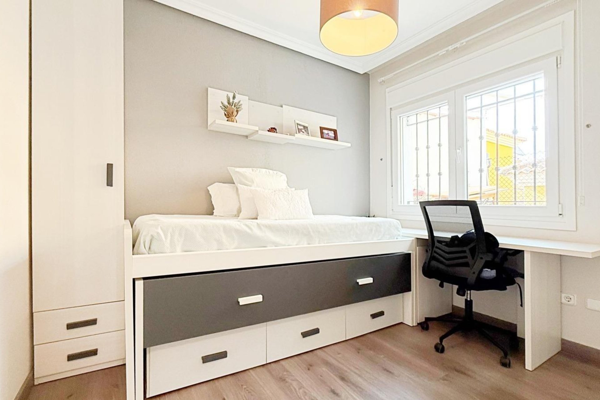 Odsprzedaż - Villa -
Orihuela Costa - Urbanización Perla del Mar