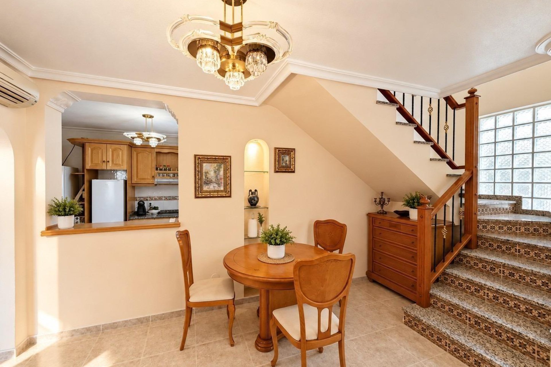 Odsprzedaż - Villa -
Orihuela Costa - Villamartín-Las Filipinas