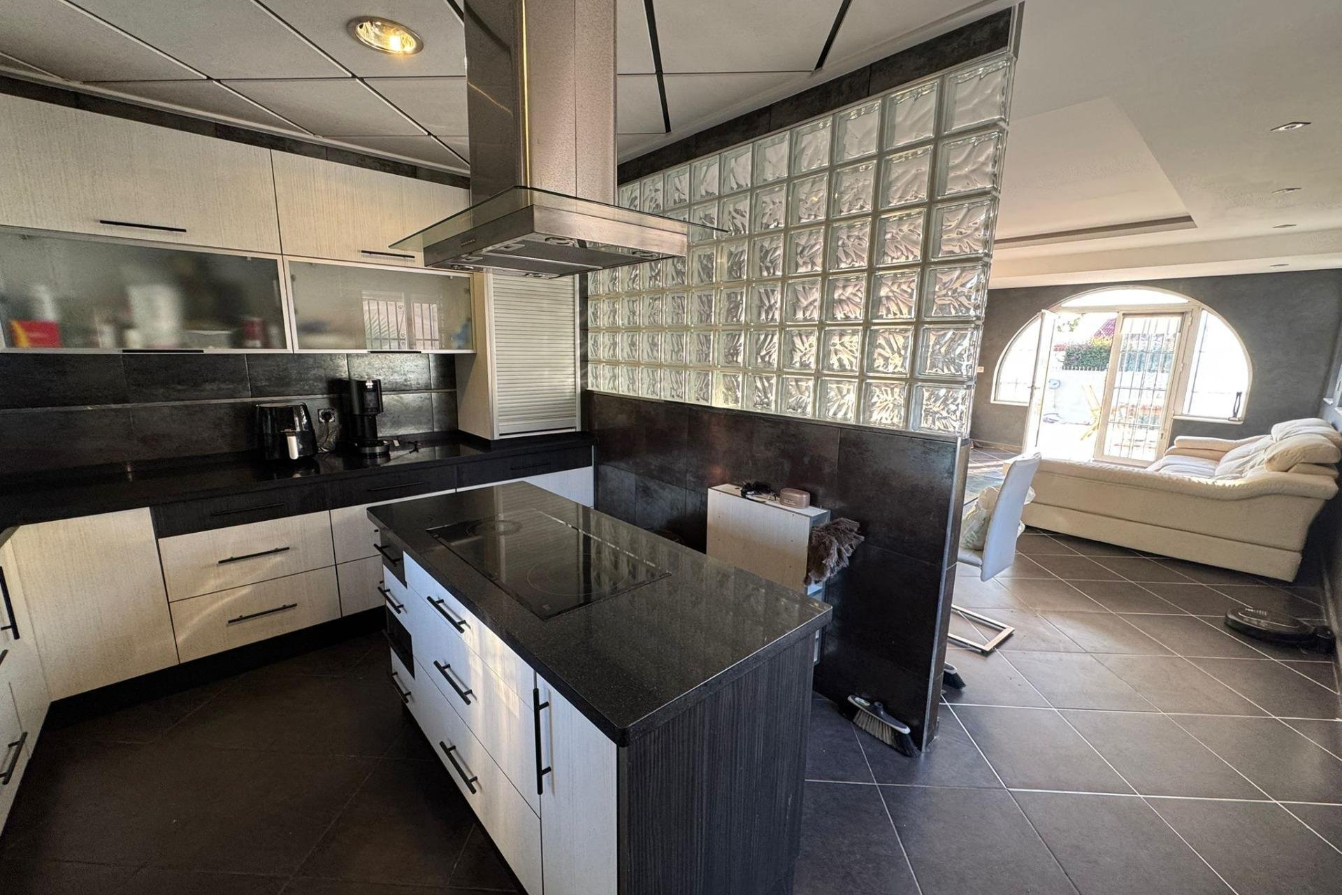 Odsprzedaż - Villa -
Torrevieja - San luis