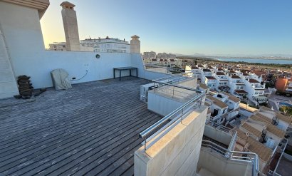 Penthouse - Herverkoop -
            Torrevieja - AM-01952