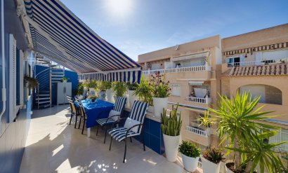 Penthouse - Wiederverkauf -
            Torrevieja - AM-02059