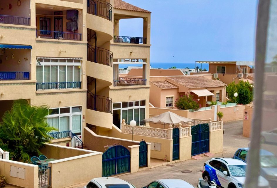 Resale - Apartament -
Punta Prima