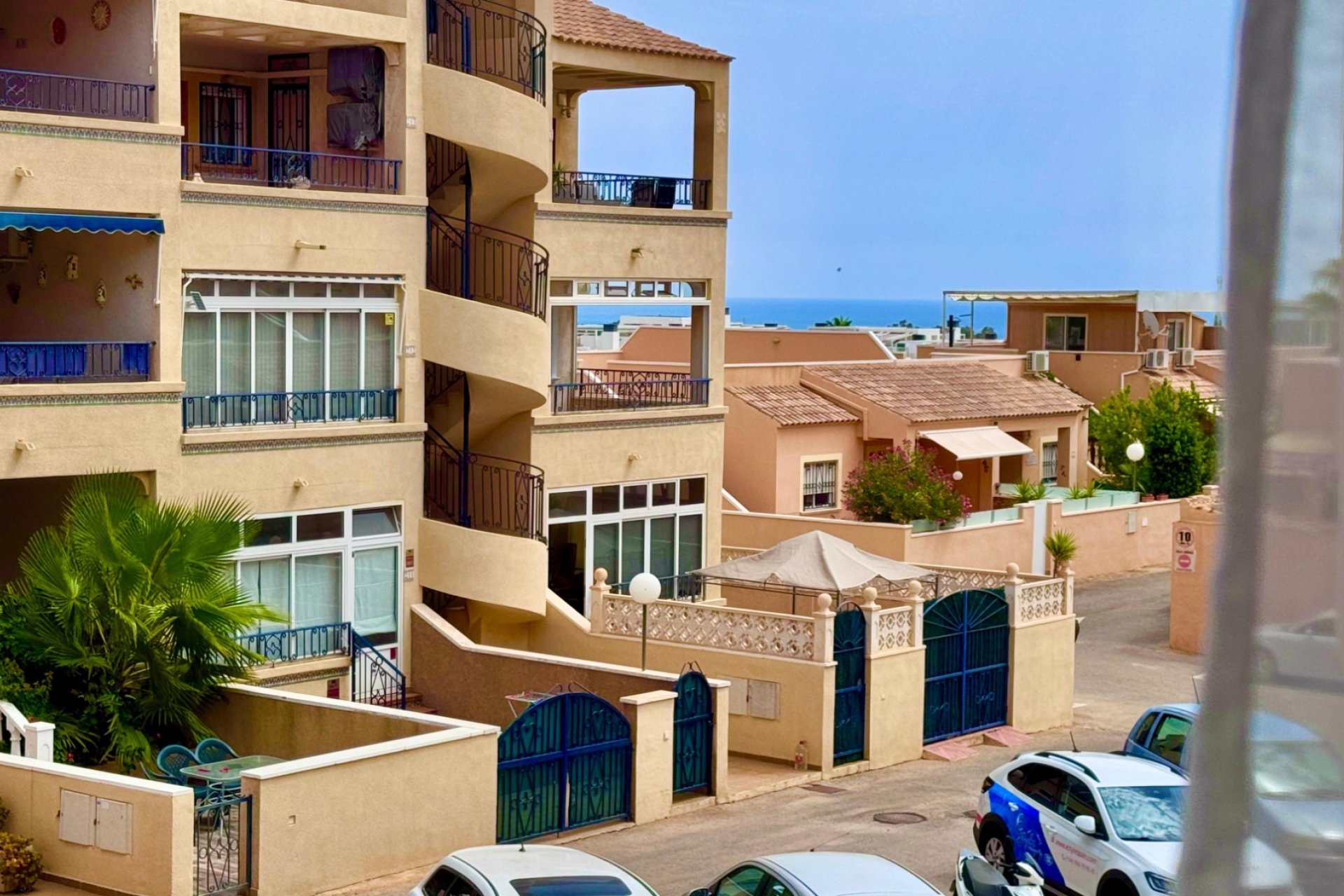 Resale - Apartament -
Punta Prima