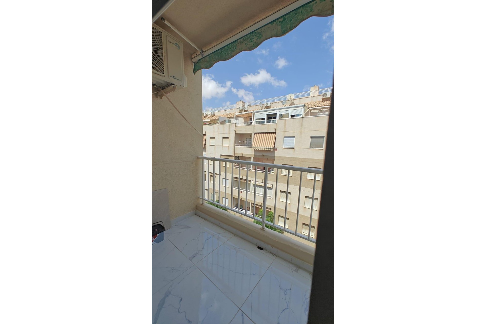Resale - Apartamento -
Torrevieja - Acequion