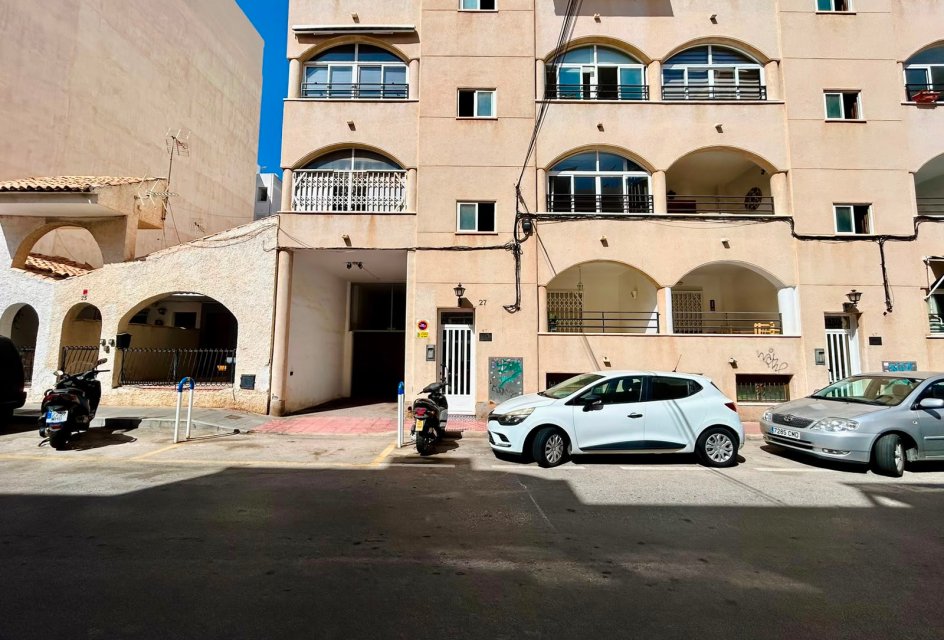 Resale - Apartamento -
Torrevieja Centro - Torrevieja