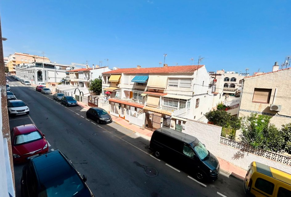 Resale - Apartamento -
Torrevieja Centro - Torrevieja
