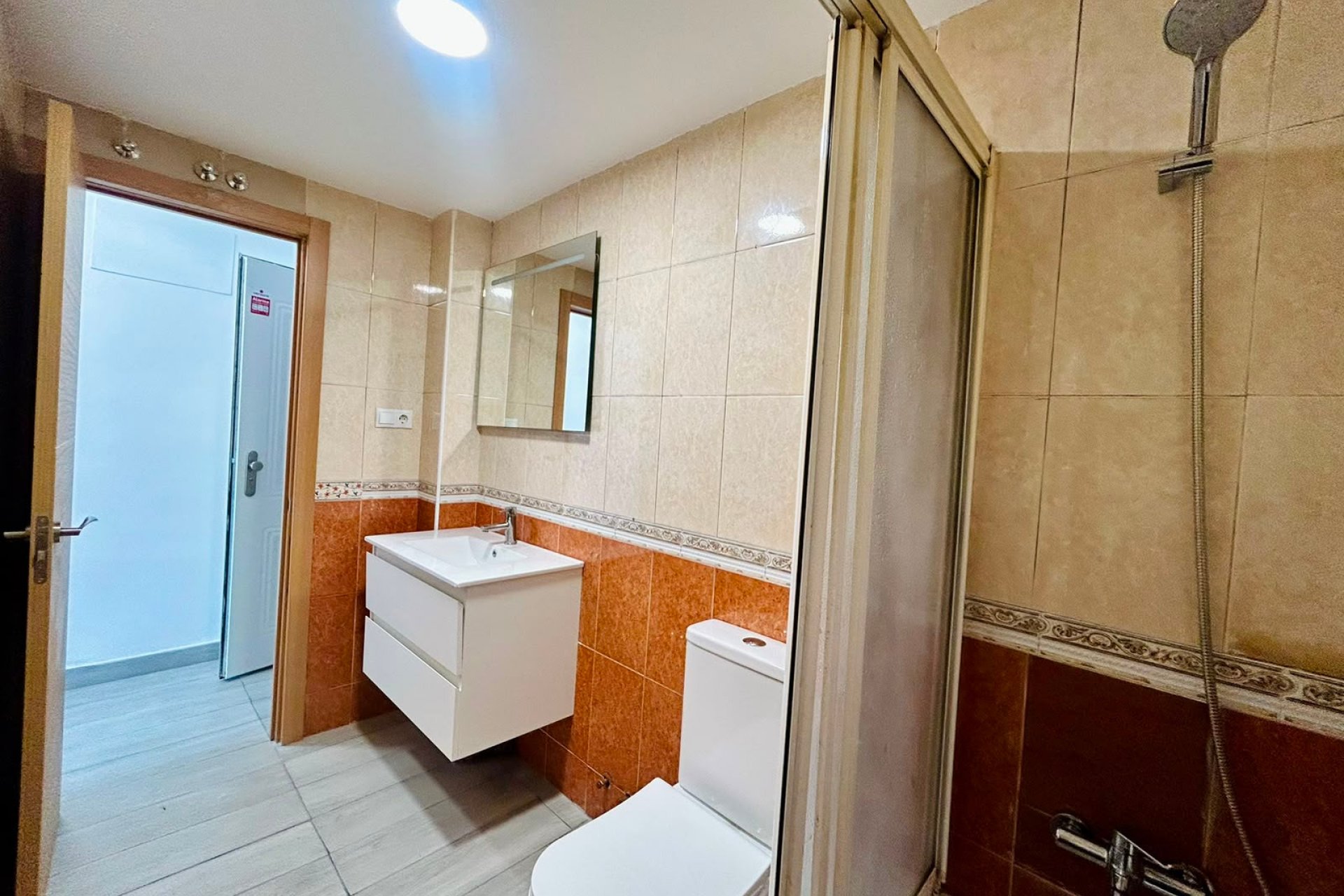 Resale - Apartamento -
Torrevieja Centro - Torrevieja