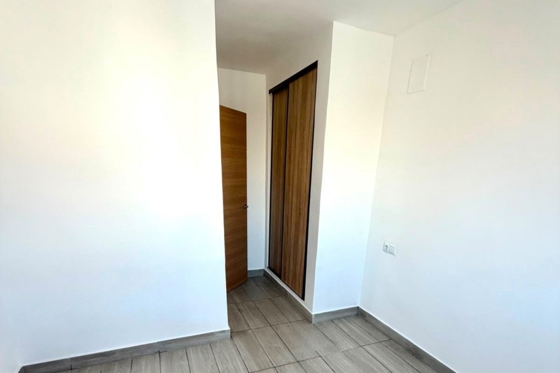 Resale - Apartamento -
Torrevieja Centro - Torrevieja