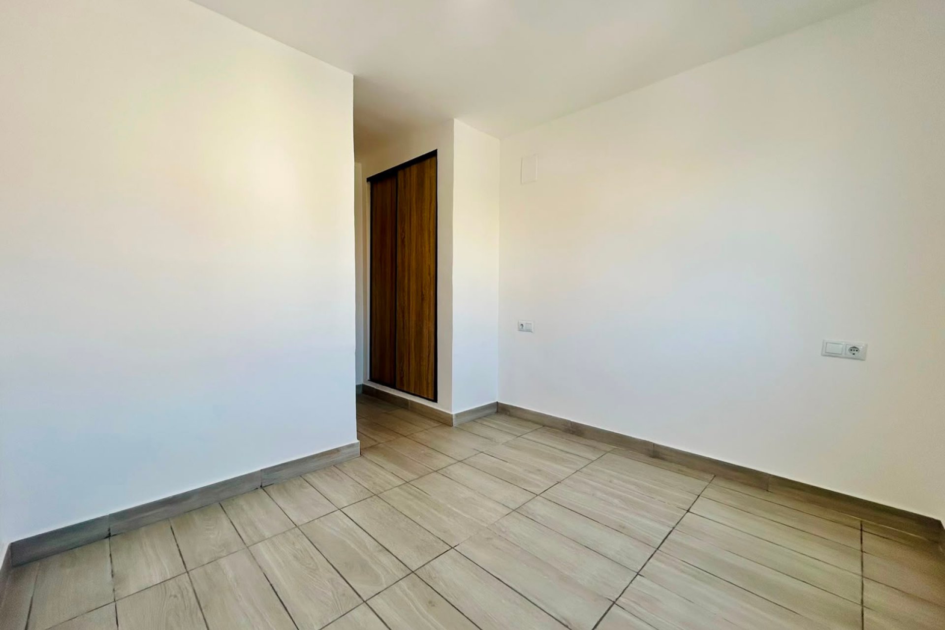 Resale - Apartamento -
Torrevieja Centro - Torrevieja
