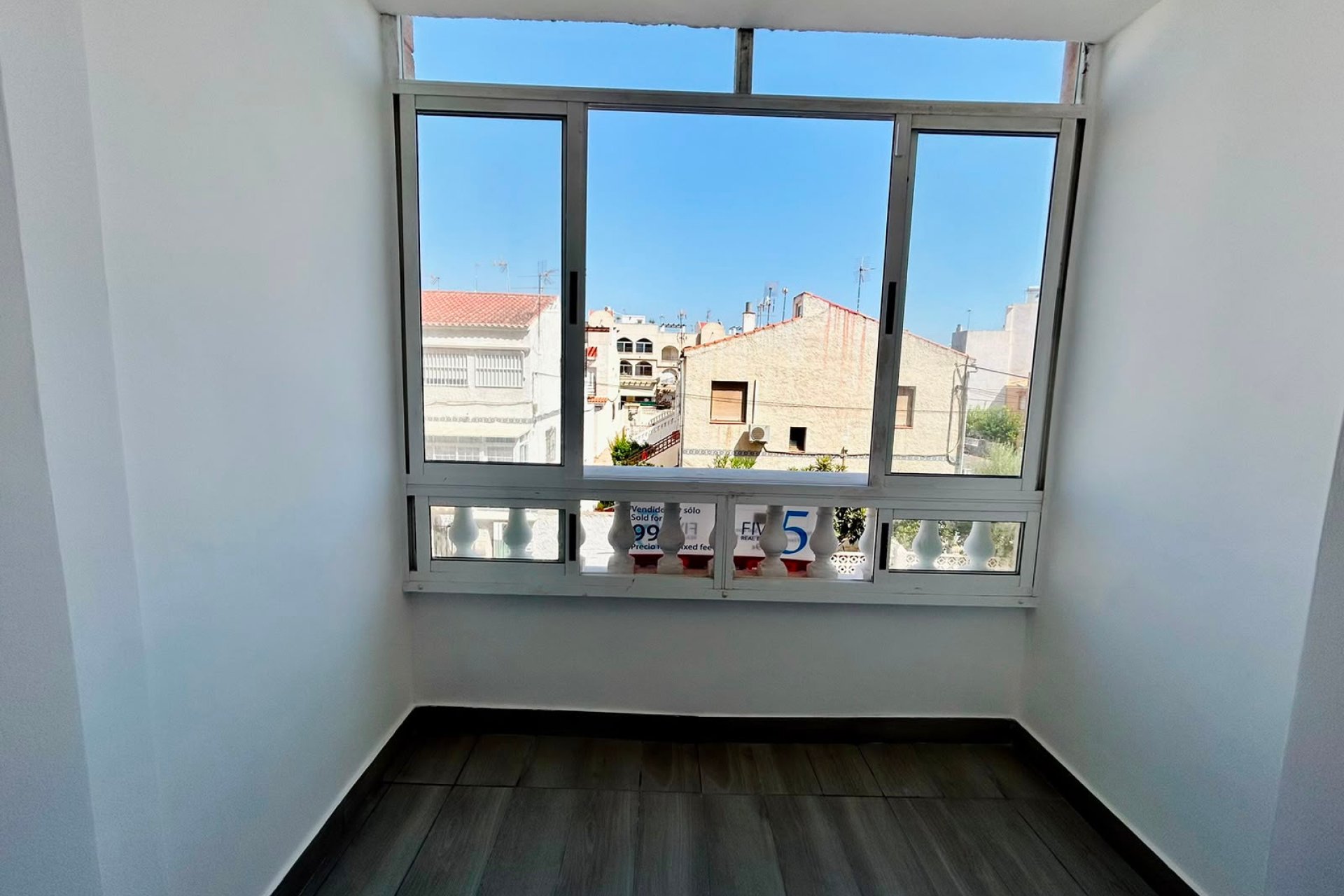 Resale - Apartamento -
Torrevieja Centro - Torrevieja