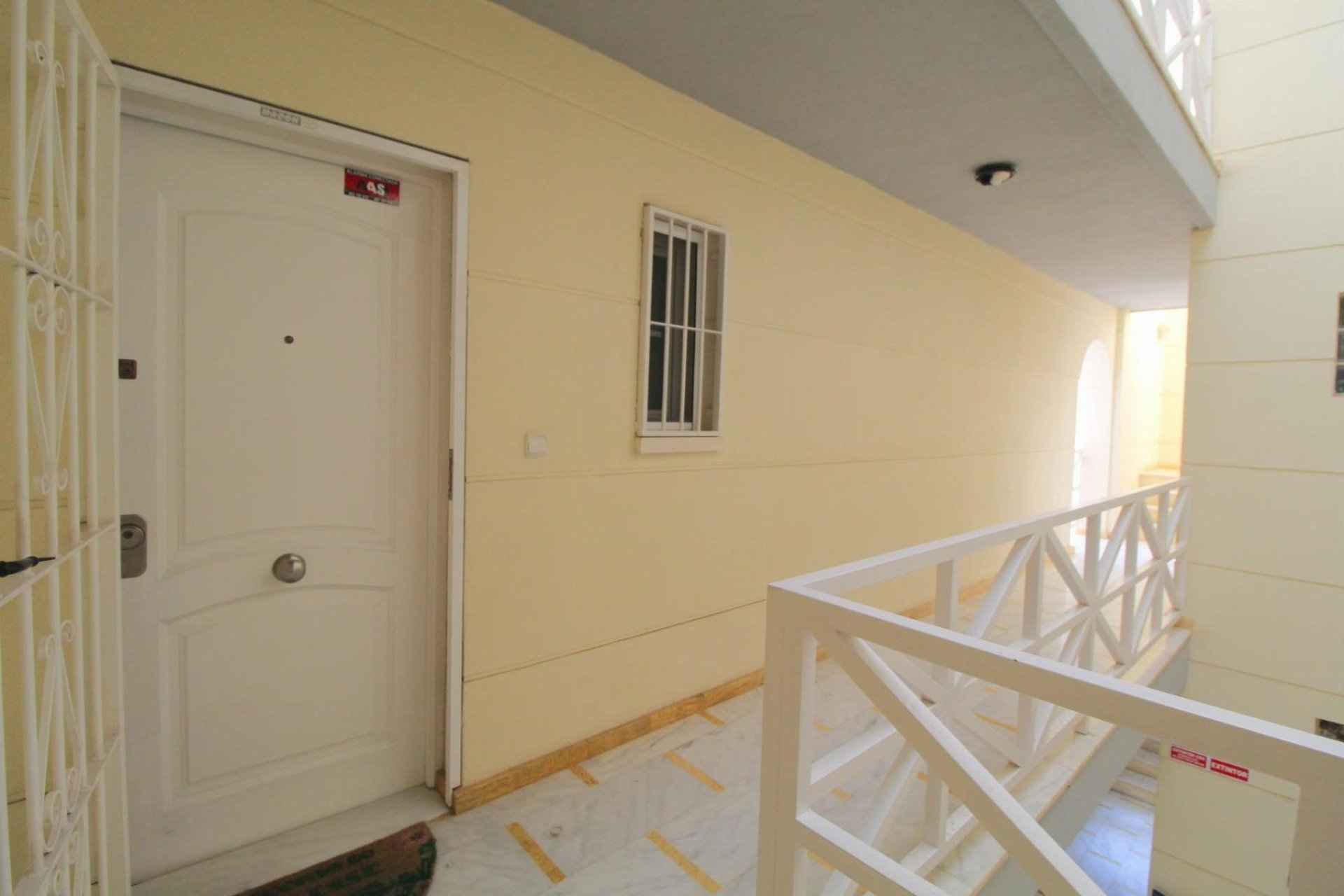 Resale - Apartamento -
Torrevieja - La Veleta