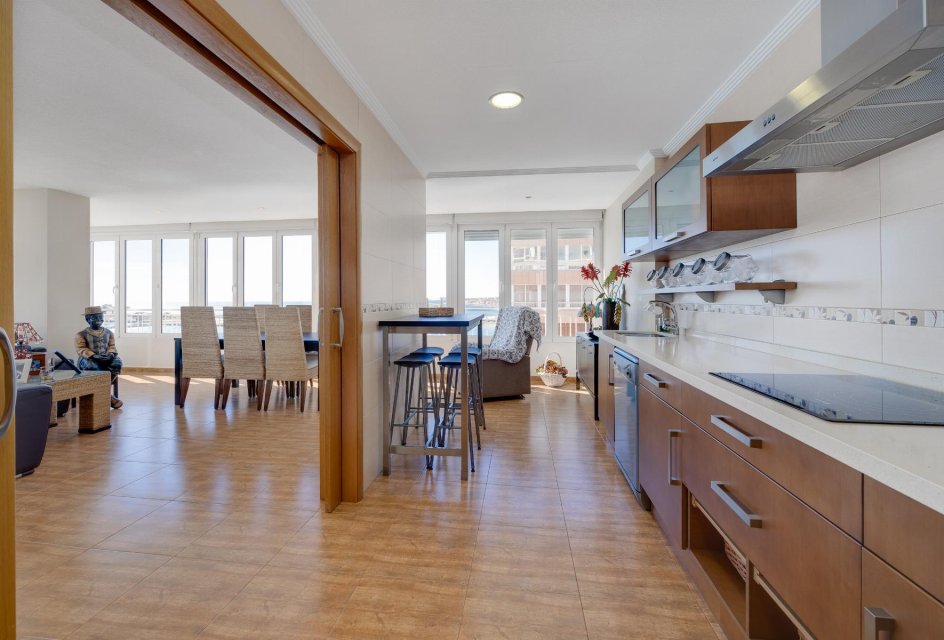 Resale - Apartamento -
Torrevieja - Playa Acequion