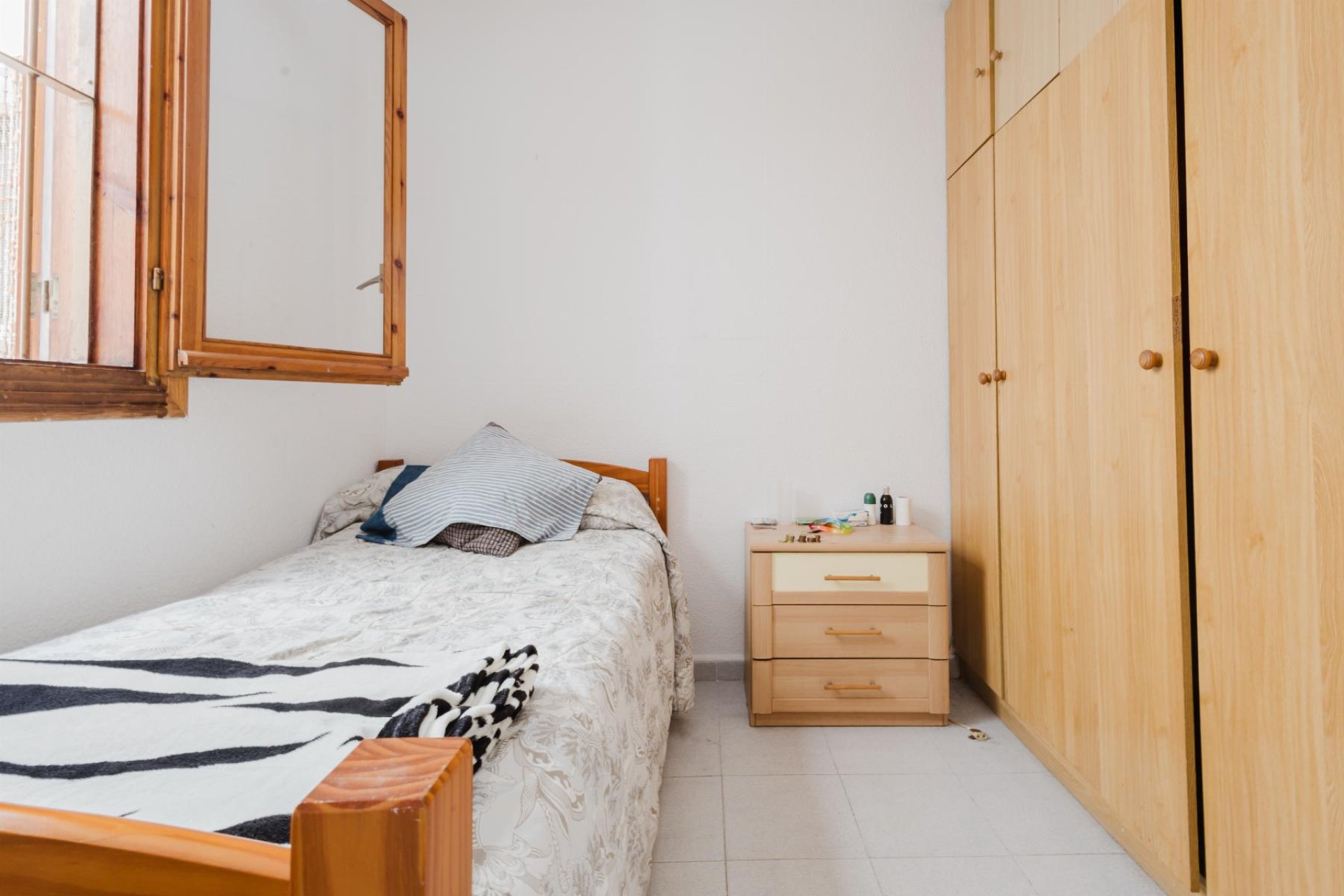 Resale - Apartamento -
Torrevieja - Playa de La Acequion