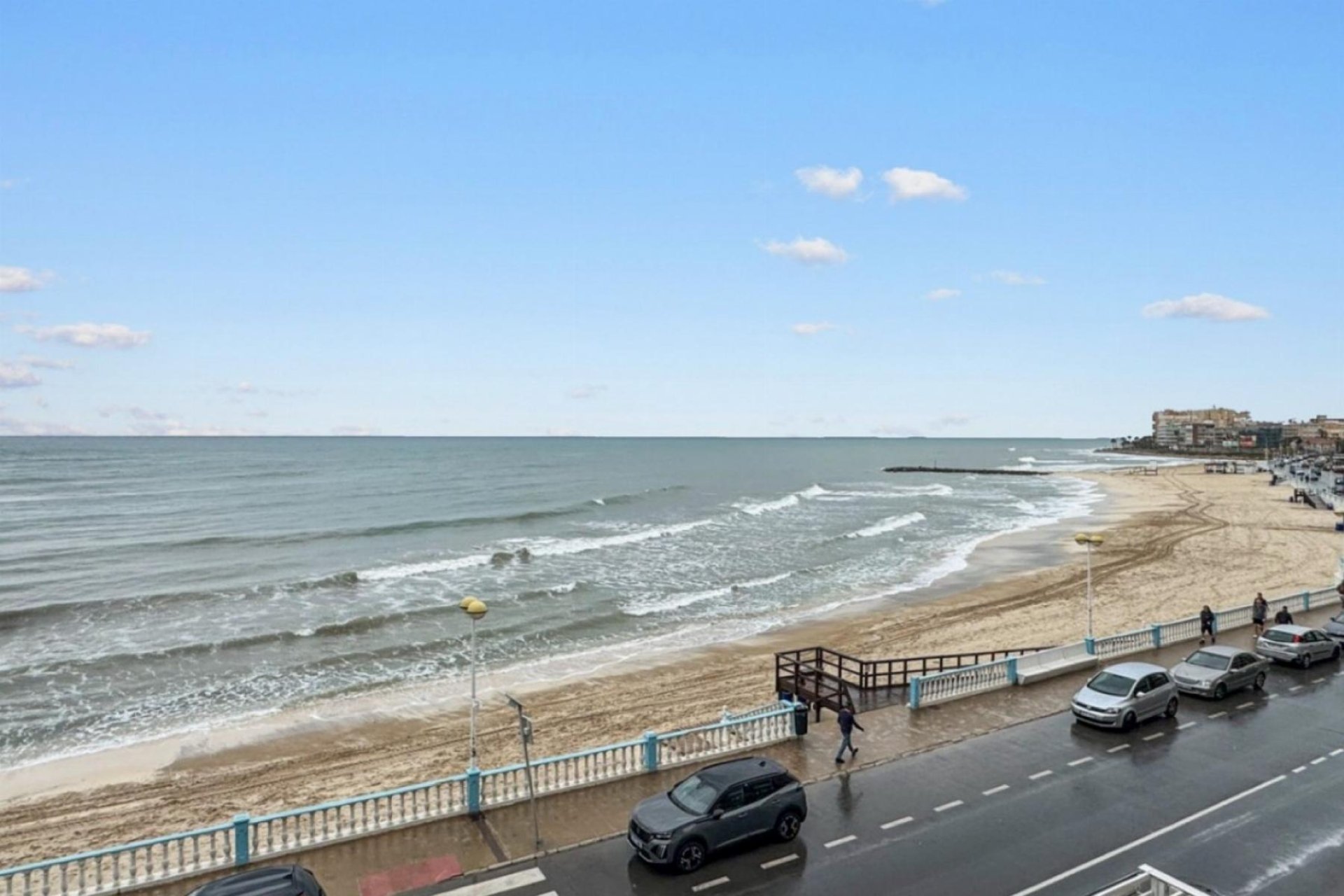 Resale - Apartamento -
Torrevieja - Playa de los Locos