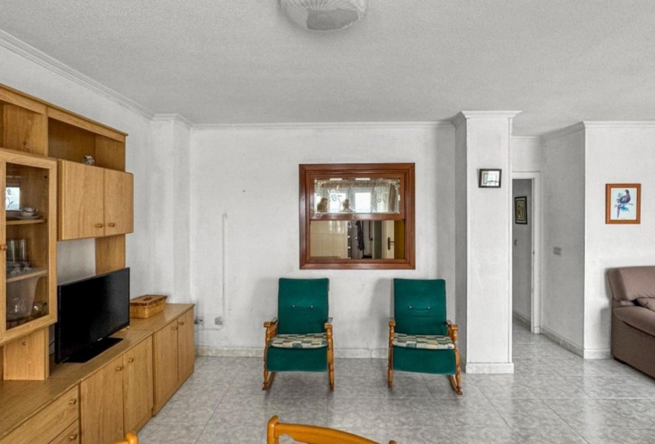 Resale - Apartamento -
Torrevieja - Playa de los Locos