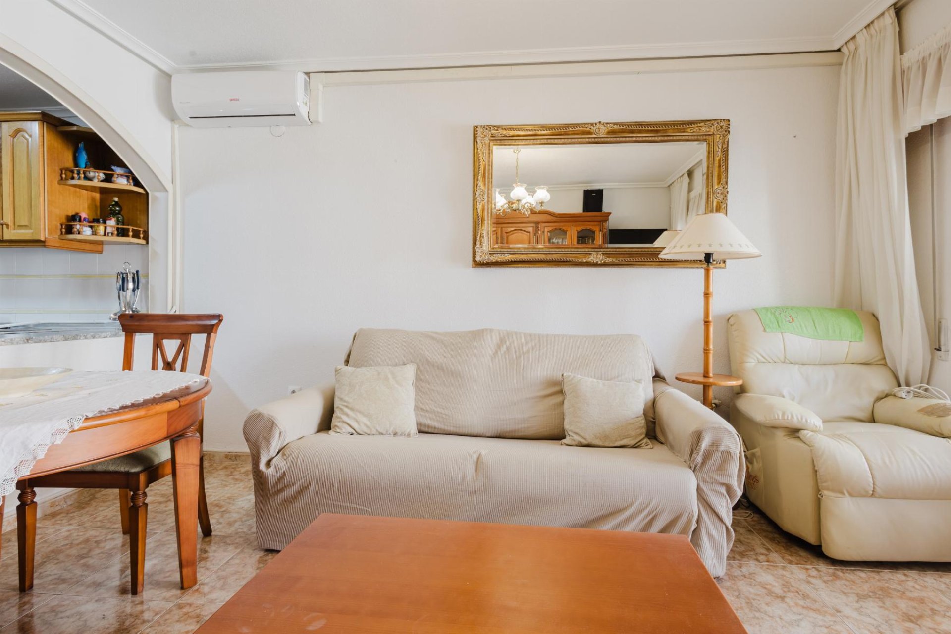 Resale - Apartamento -
Torrevieja - Playa de los Naufragos
