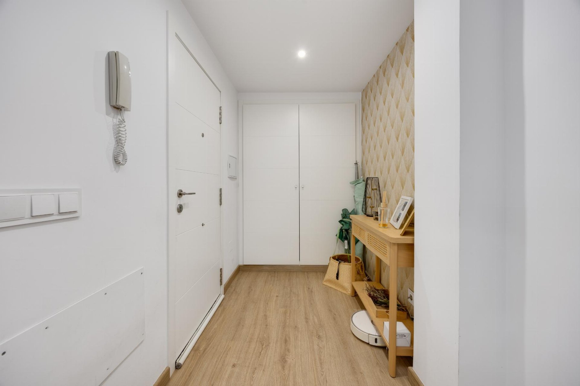 Resale - Apartamento -
Torrevieja - Playa de los Naufragos