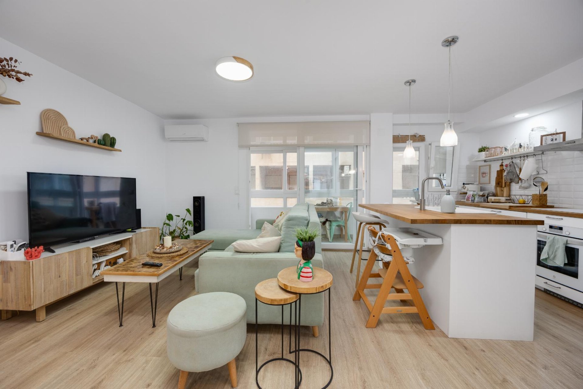 Resale - Apartamento -
Torrevieja - Playa de los Naufragos