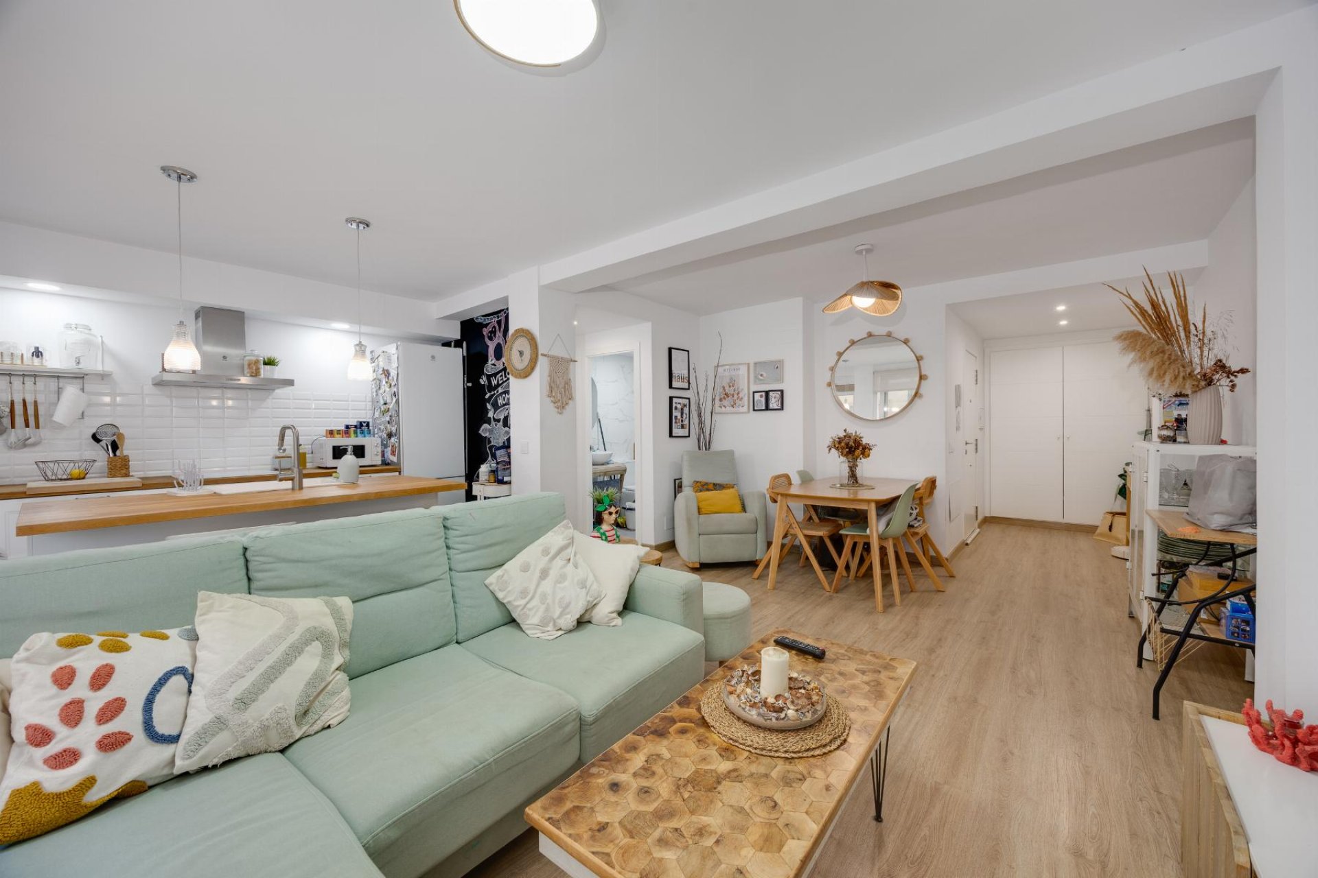 Resale - Apartamento -
Torrevieja - Playa de los Naufragos