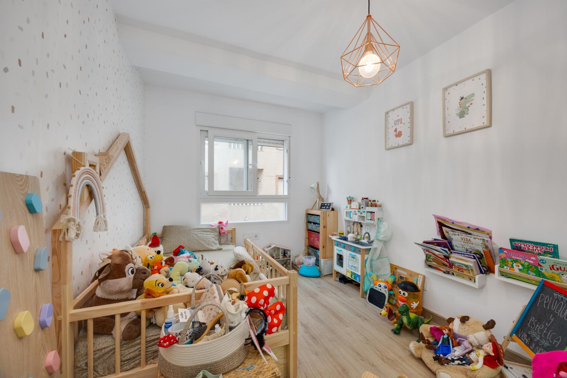 Resale - Apartamento -
Torrevieja - Playa de los Naufragos