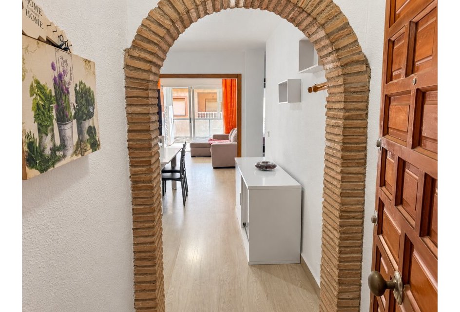 Resale - Apartamento -
Torrevieja - Playa de los Naufragos