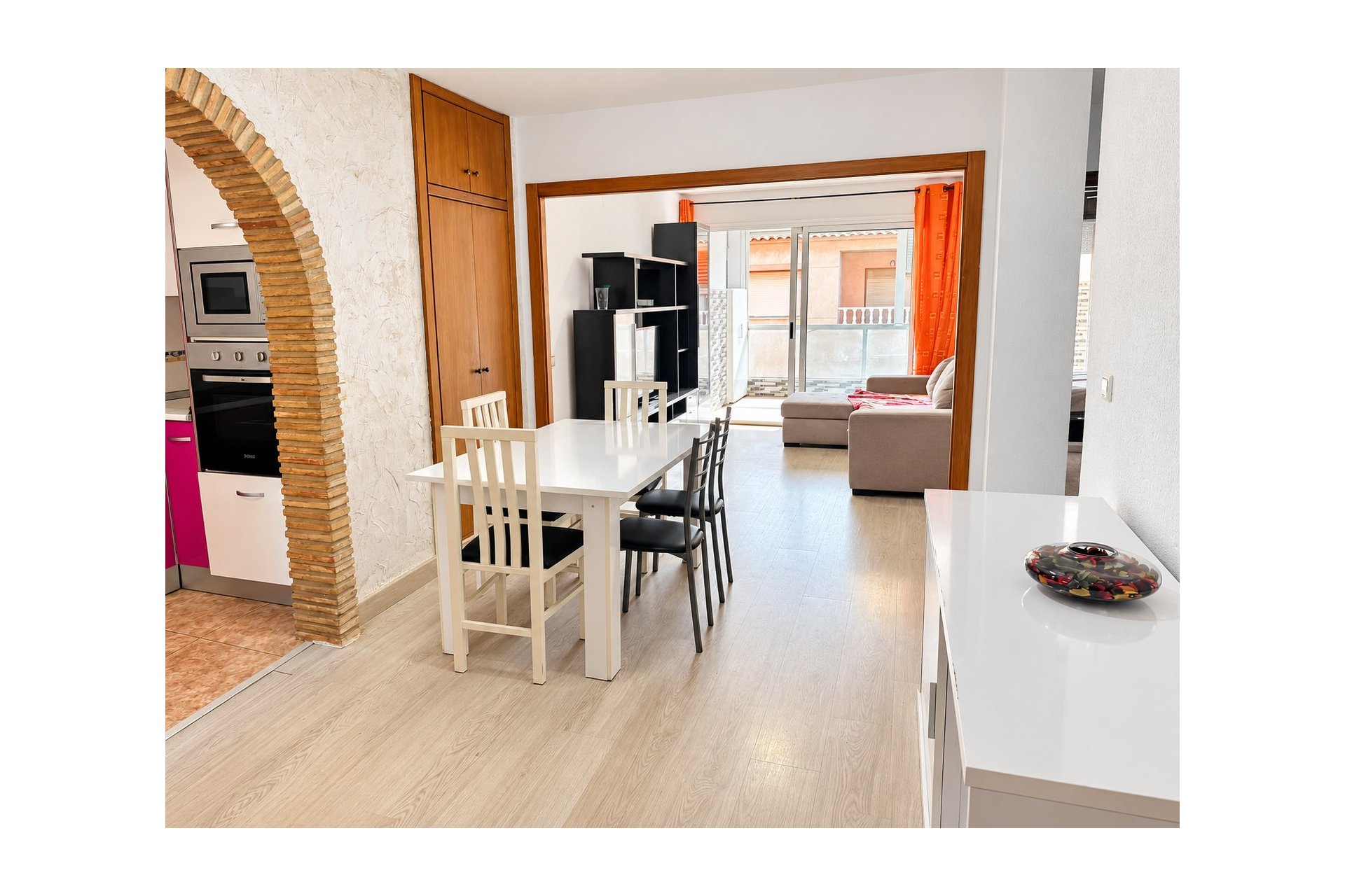 Resale - Apartamento -
Torrevieja - Playa de los Naufragos