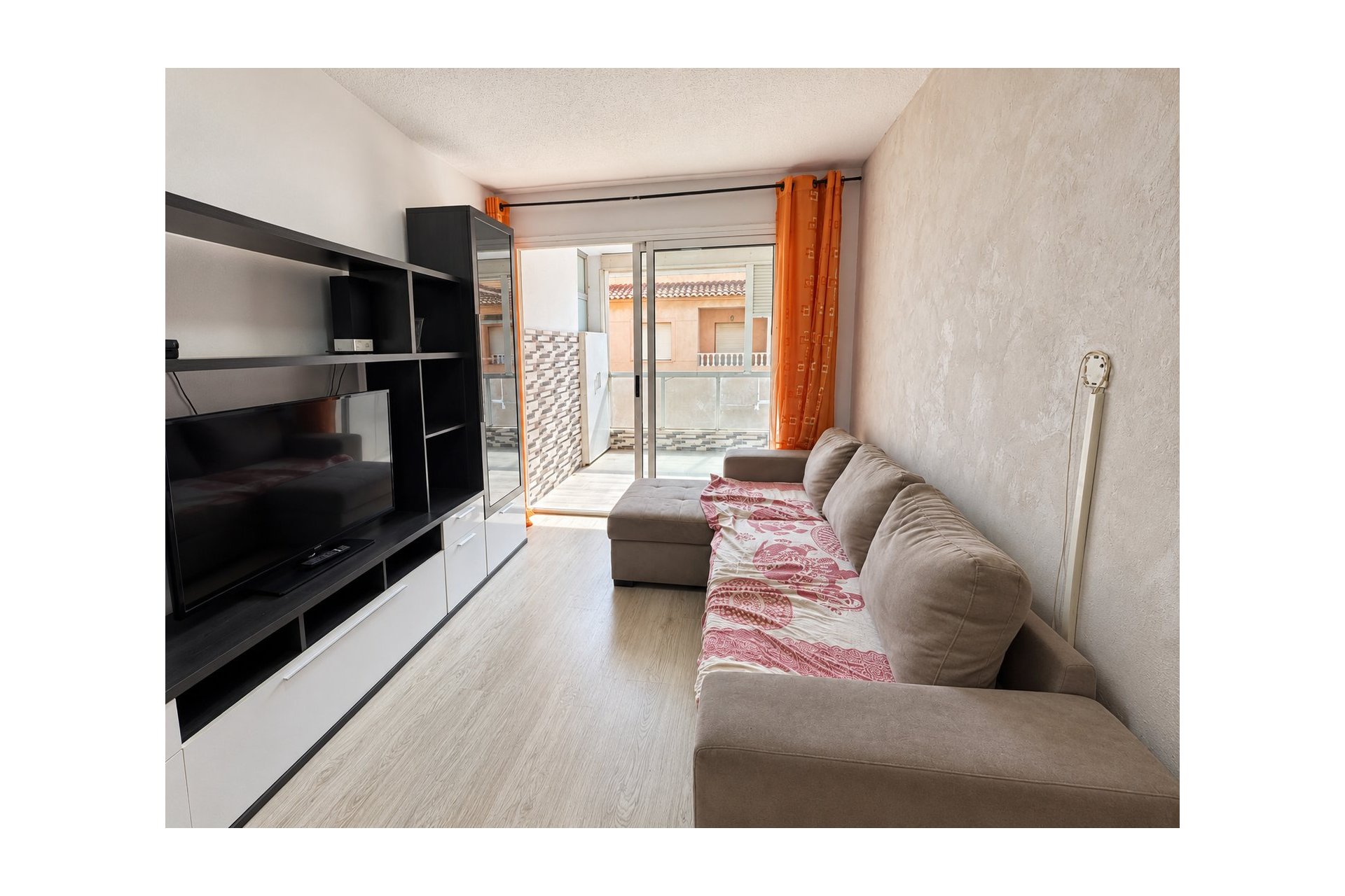 Resale - Apartamento -
Torrevieja - Playa de los Naufragos