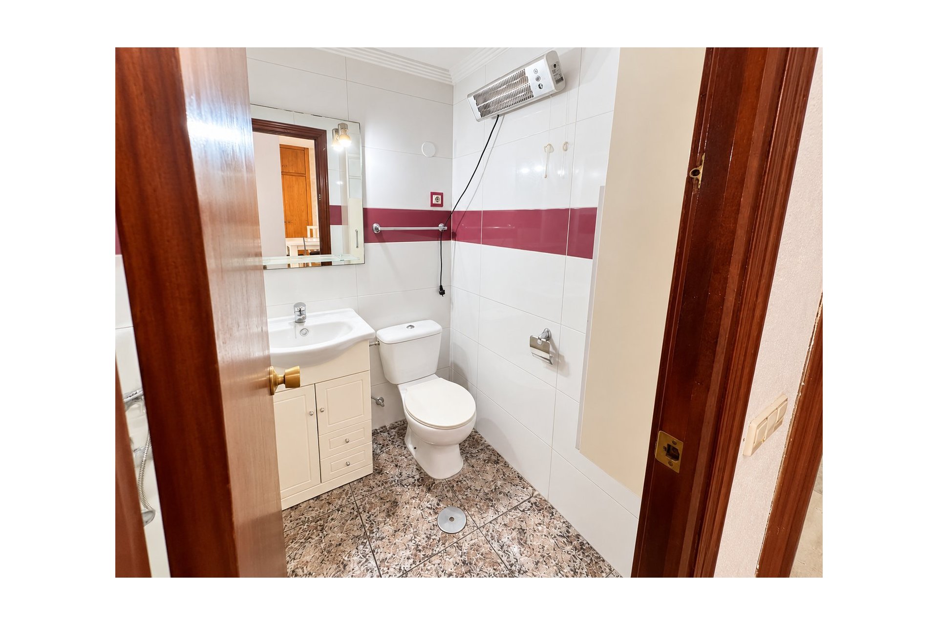 Resale - Apartamento -
Torrevieja - Playa de los Naufragos