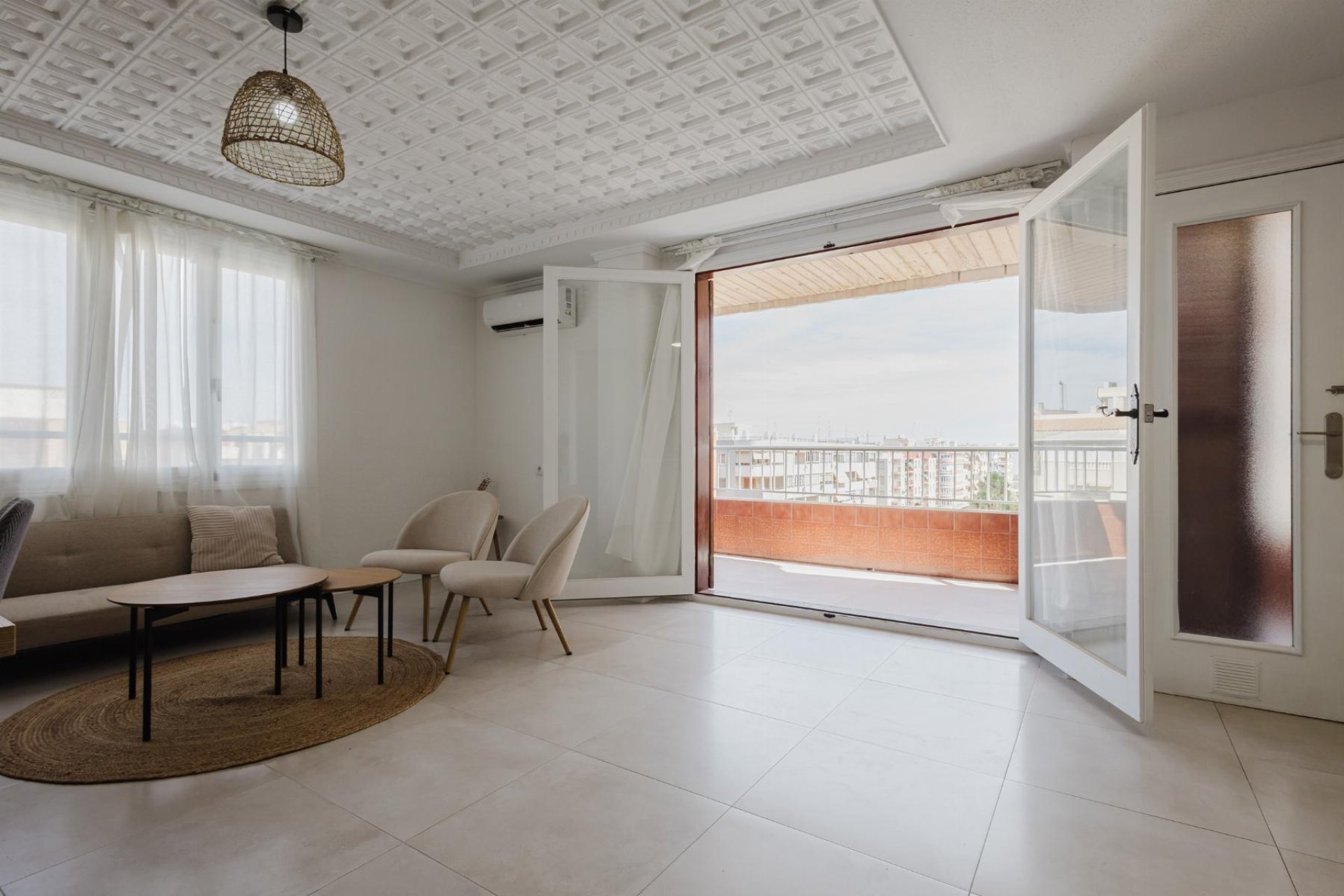 Resale - Apartamento -
Torrevieja - Playa del Acequión