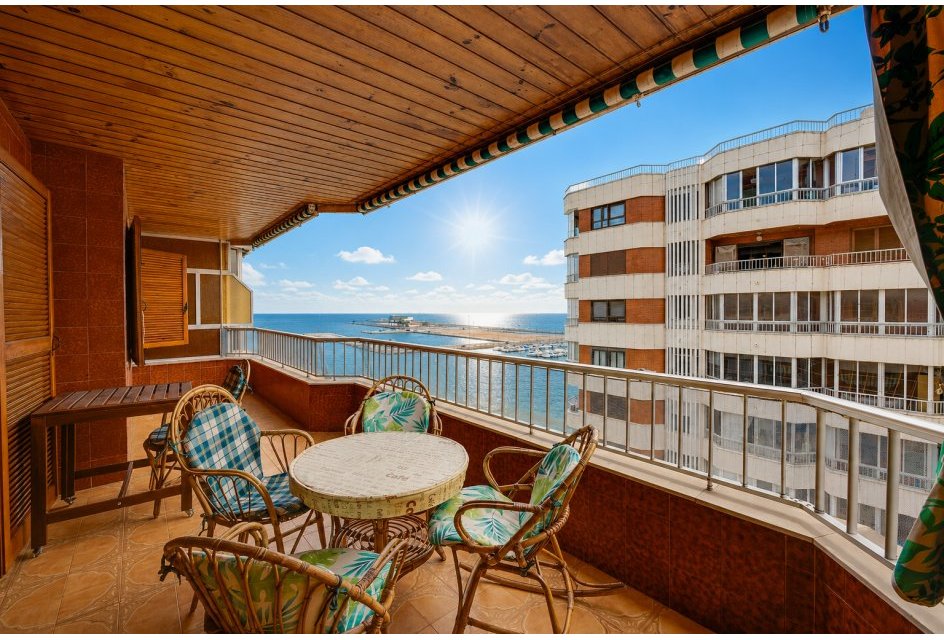 Resale - Apartamento -
Torrevieja - Playa del Acequión