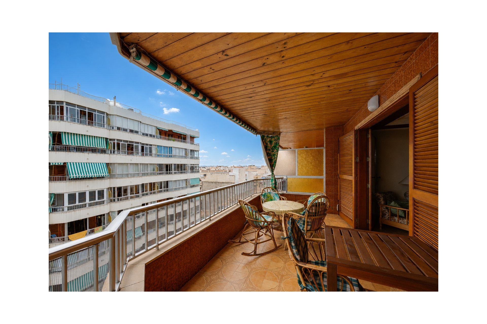 Resale - Apartamento -
Torrevieja - Playa del Acequión