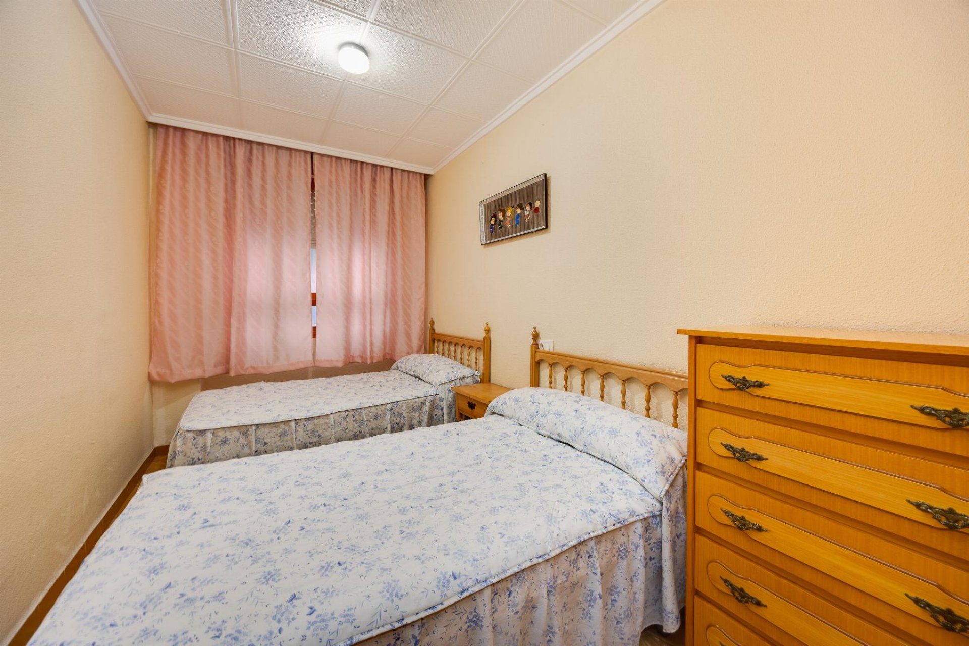 Resale - Apartamento -
Torrevieja - Playa del Acequión