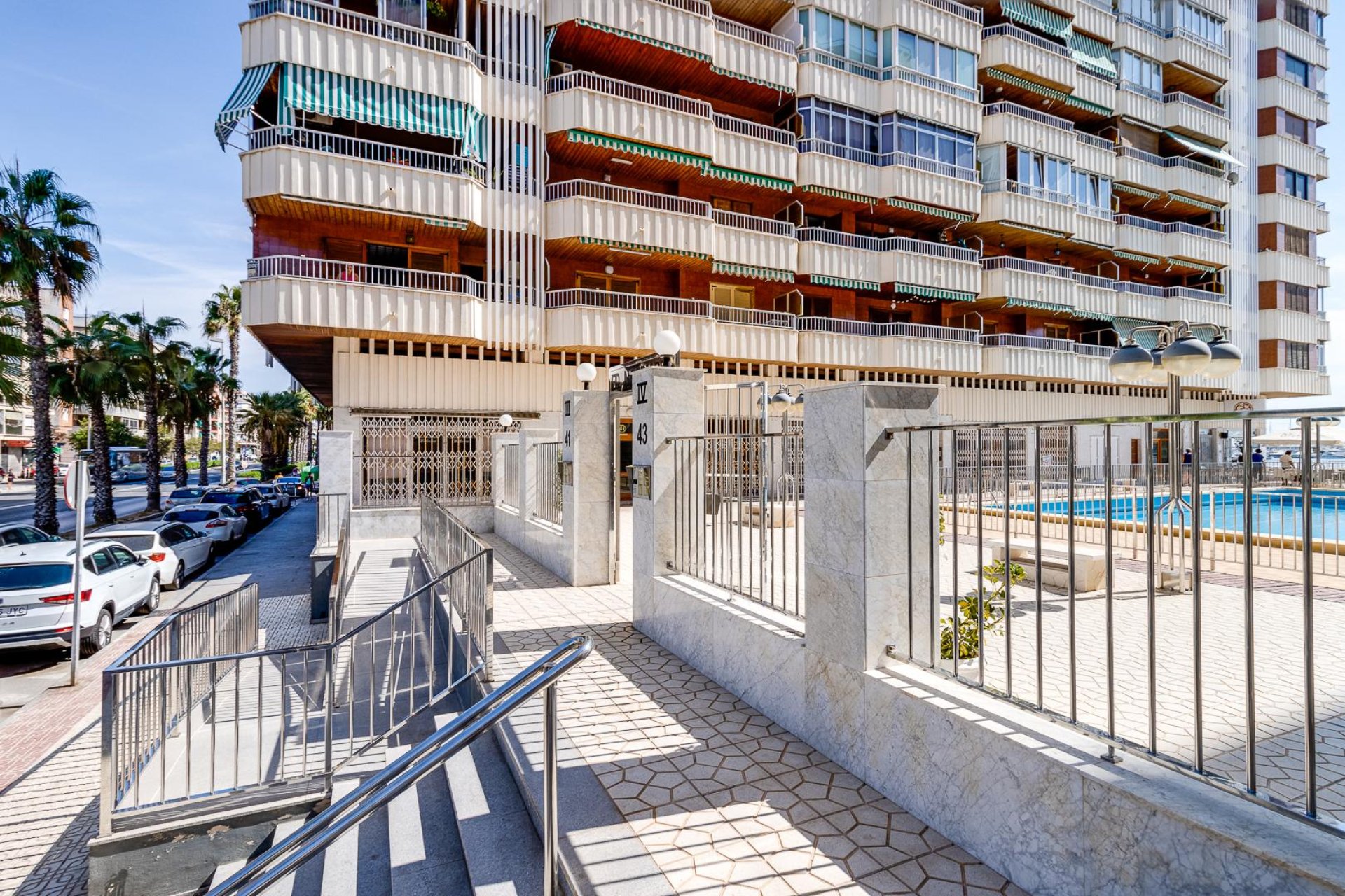 Resale - Apartamento -
Torrevieja - Playa del Acequión