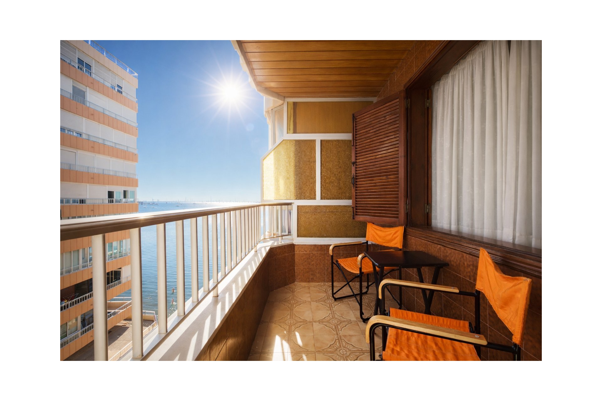 Resale - Apartamento -
Torrevieja - Playa del Acequión