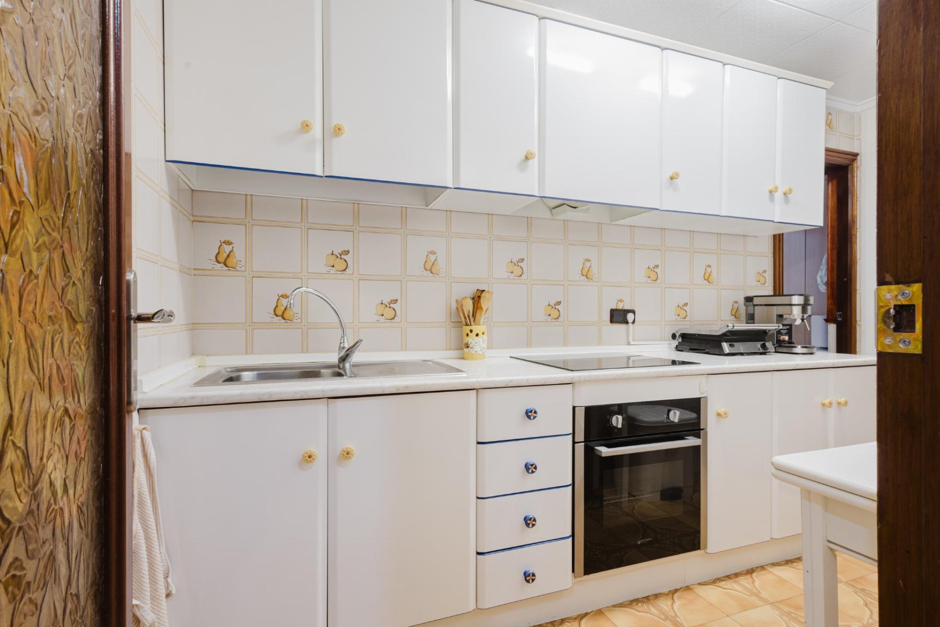 Resale - Apartamento -
Torrevieja - Playa del Acequión