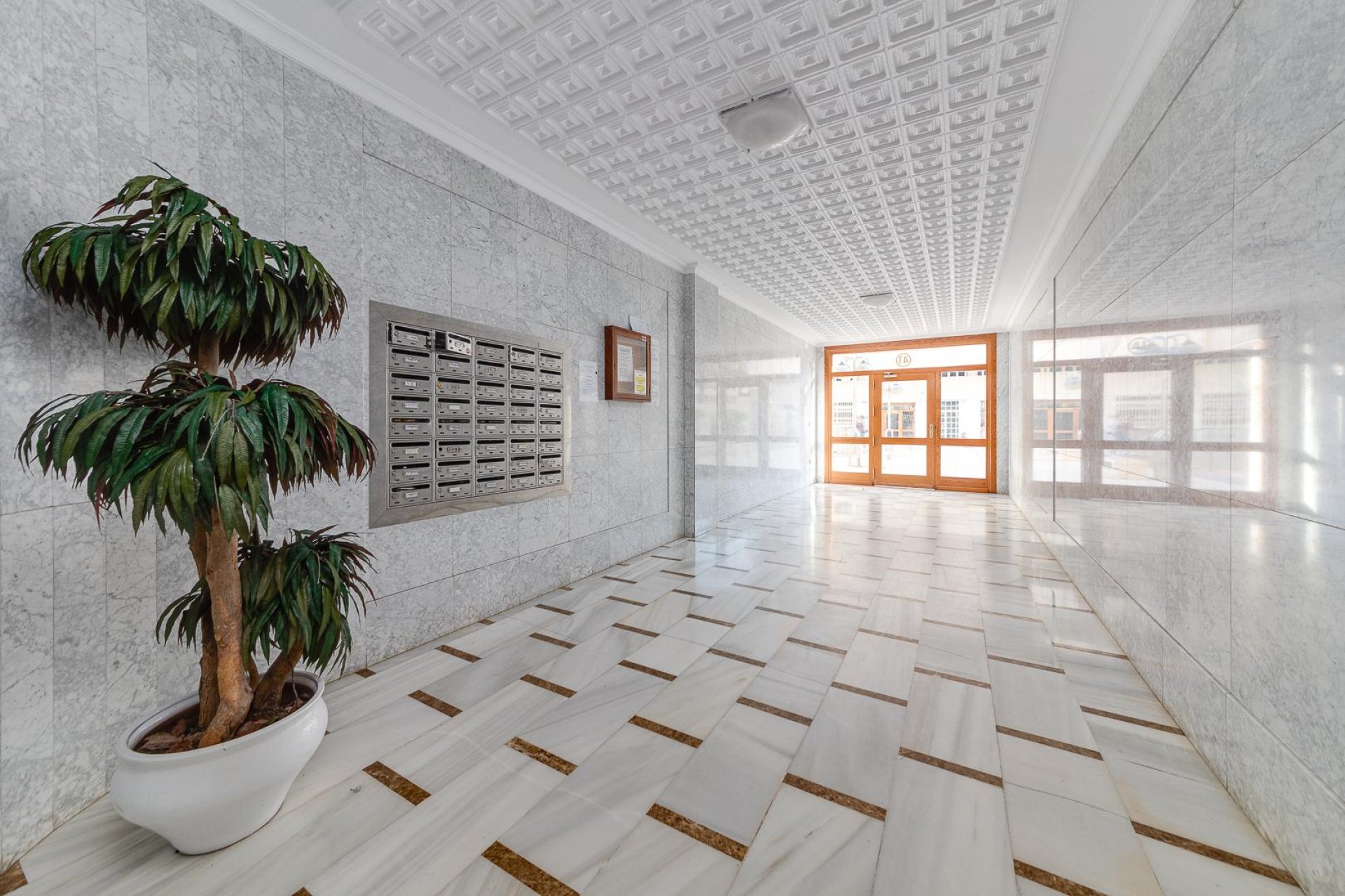 Resale - Apartamento -
Torrevieja - Playa del Acequión