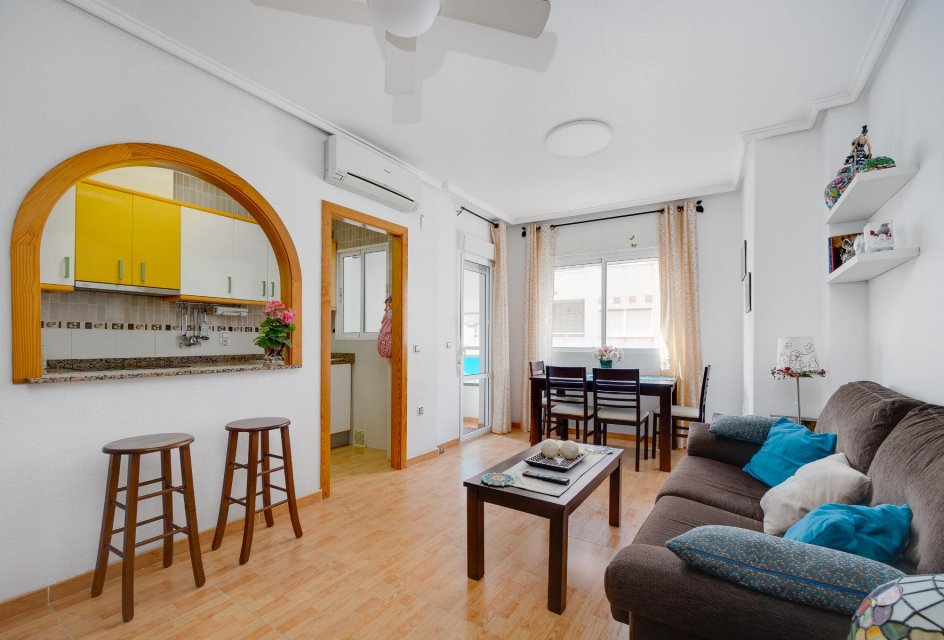 Resale - Apartamento -
Torrevieja - Playa del Acequión