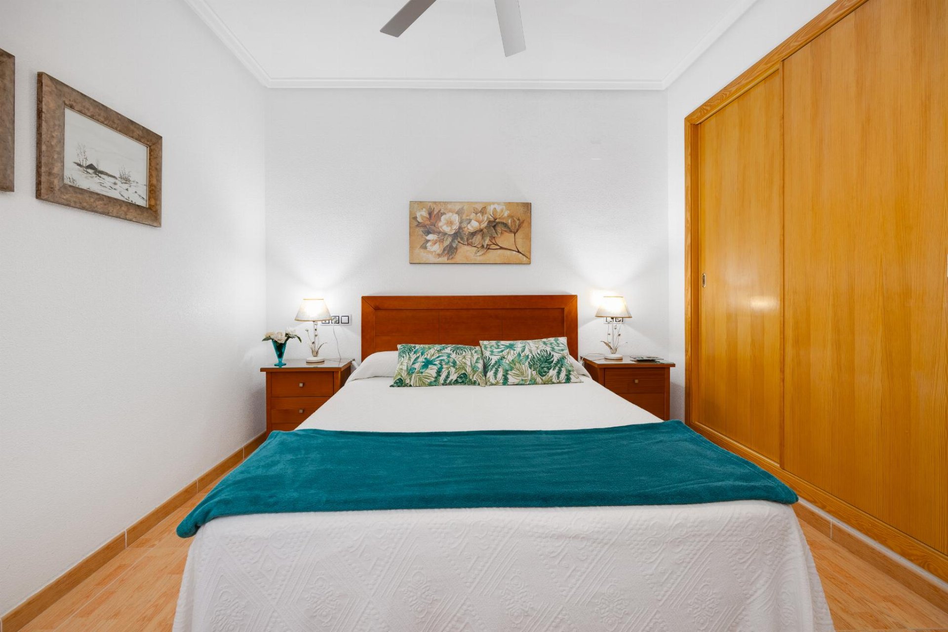 Resale - Apartamento -
Torrevieja - Playa del Acequión
