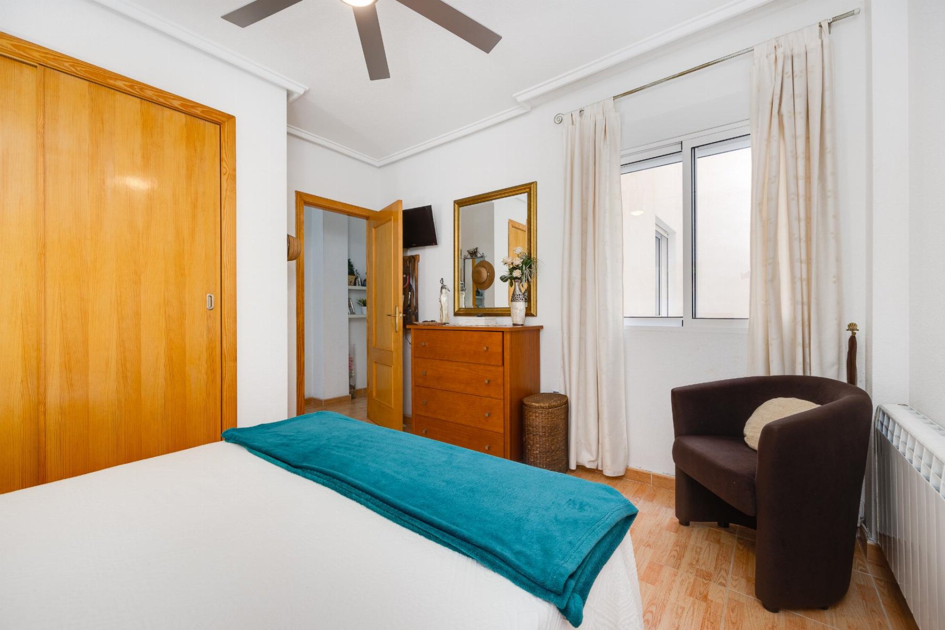 Resale - Apartamento -
Torrevieja - Playa del Acequión