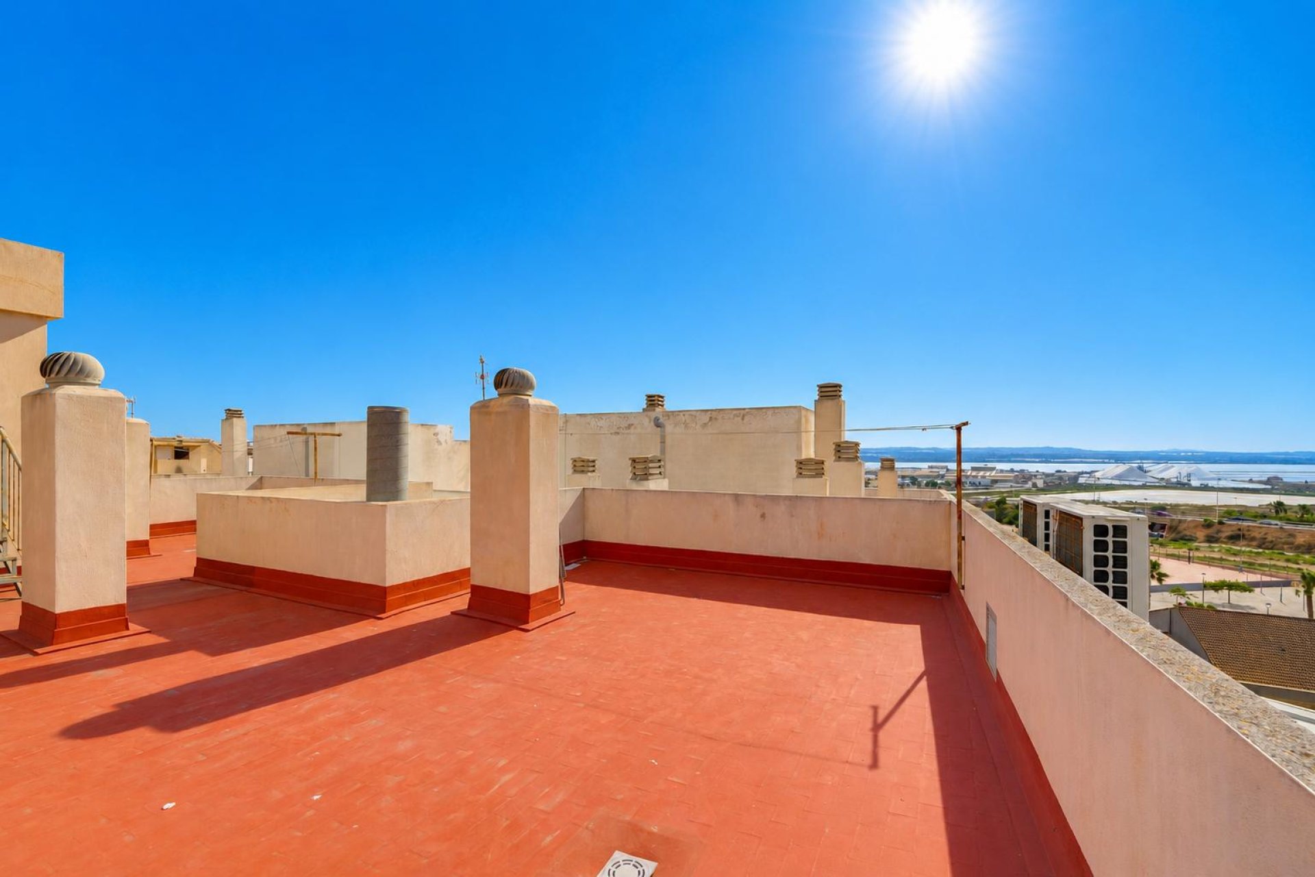 Resale - Apartamento -
Torrevieja - Playa del Acequión