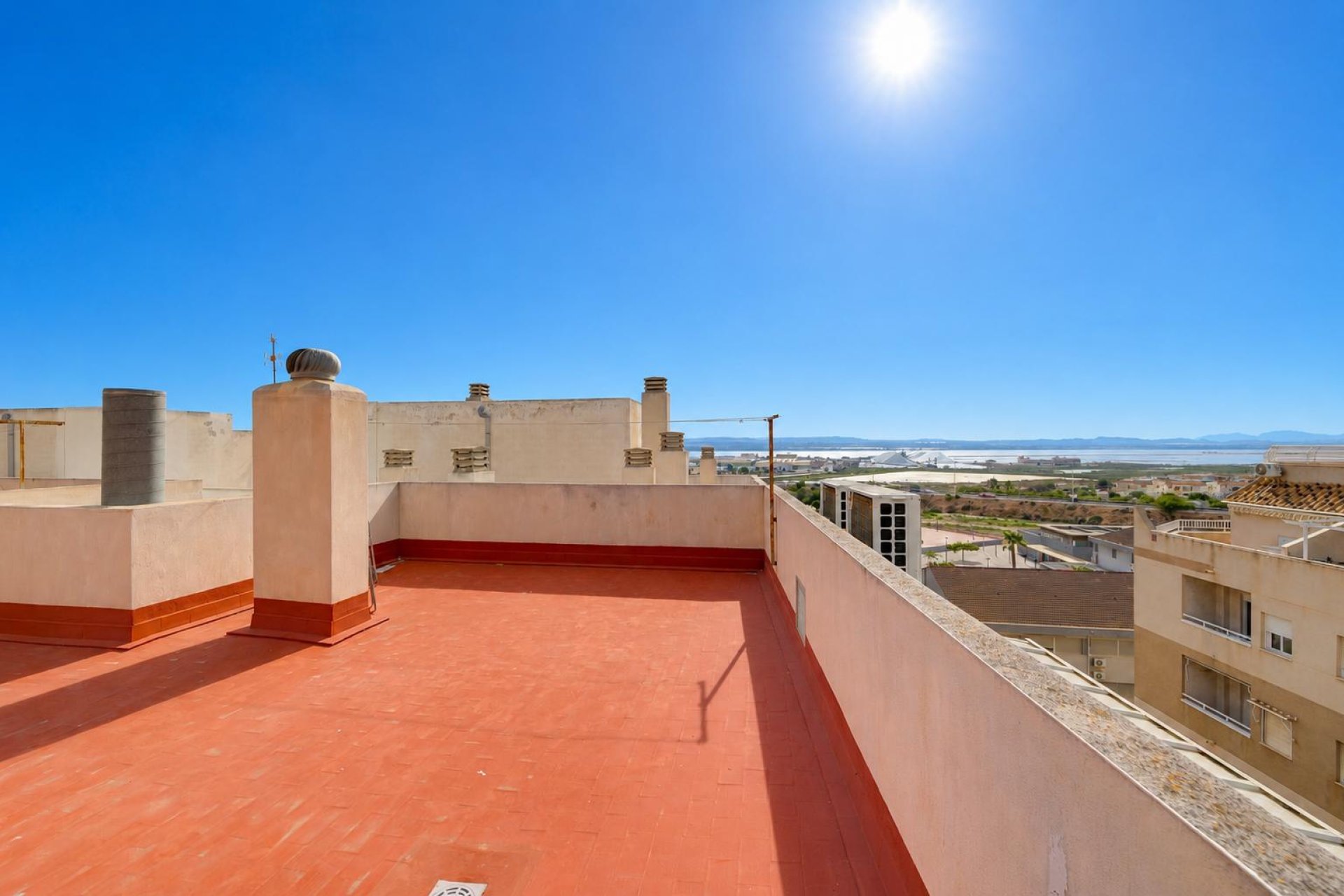 Resale - Apartamento -
Torrevieja - Playa del Acequión
